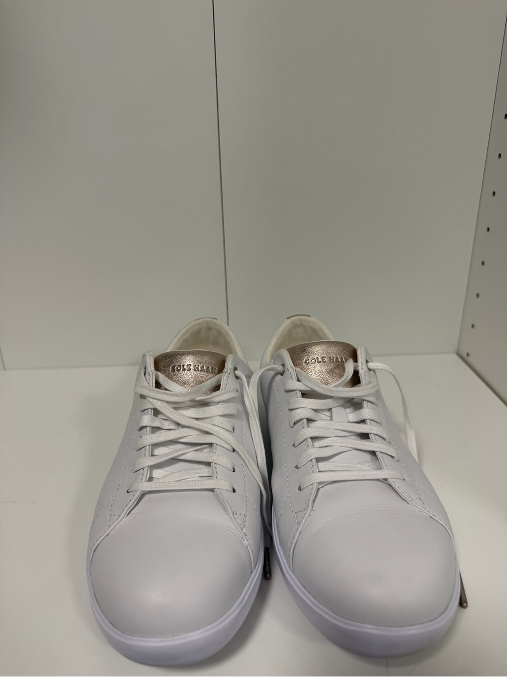 Cole Haan Women’s White Leather Sneaker with Metallic Accent Size 8.5